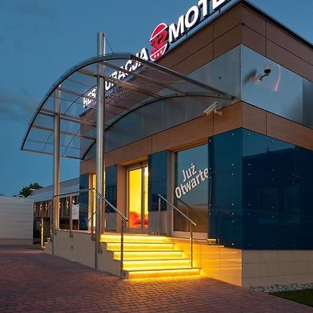 Restauracja 32 Motel 그리피체 외부 사진